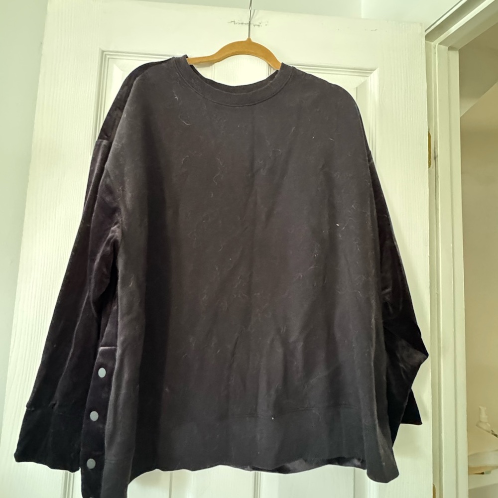 Athleta Women’s Black Sweatshirt